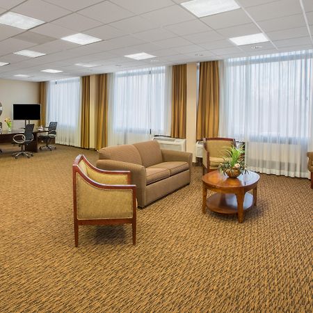 คราวน์ พลาซา คลีฟแลนด์ แอร์พอร์ต Hotel มิดเดิลเบิร์ก ไฮท์ส ภายนอก รูปภาพ