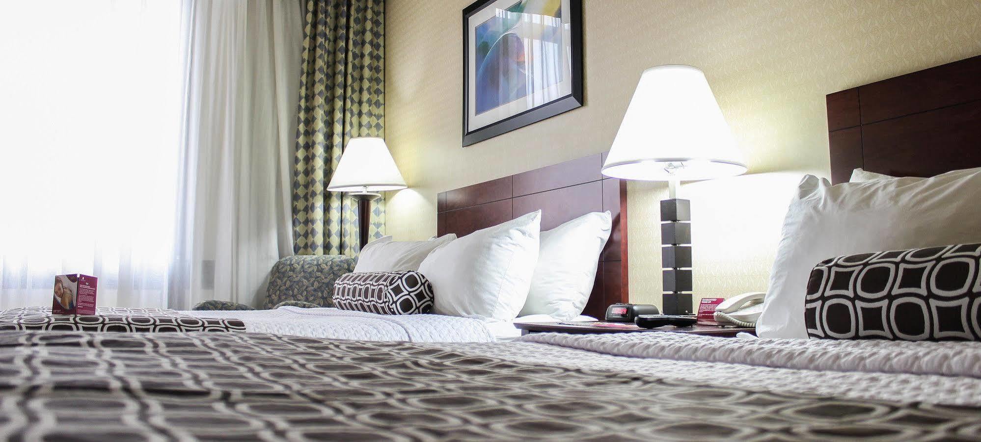 คราวน์ พลาซา คลีฟแลนด์ แอร์พอร์ต Hotel มิดเดิลเบิร์ก ไฮท์ส ภายนอก รูปภาพ